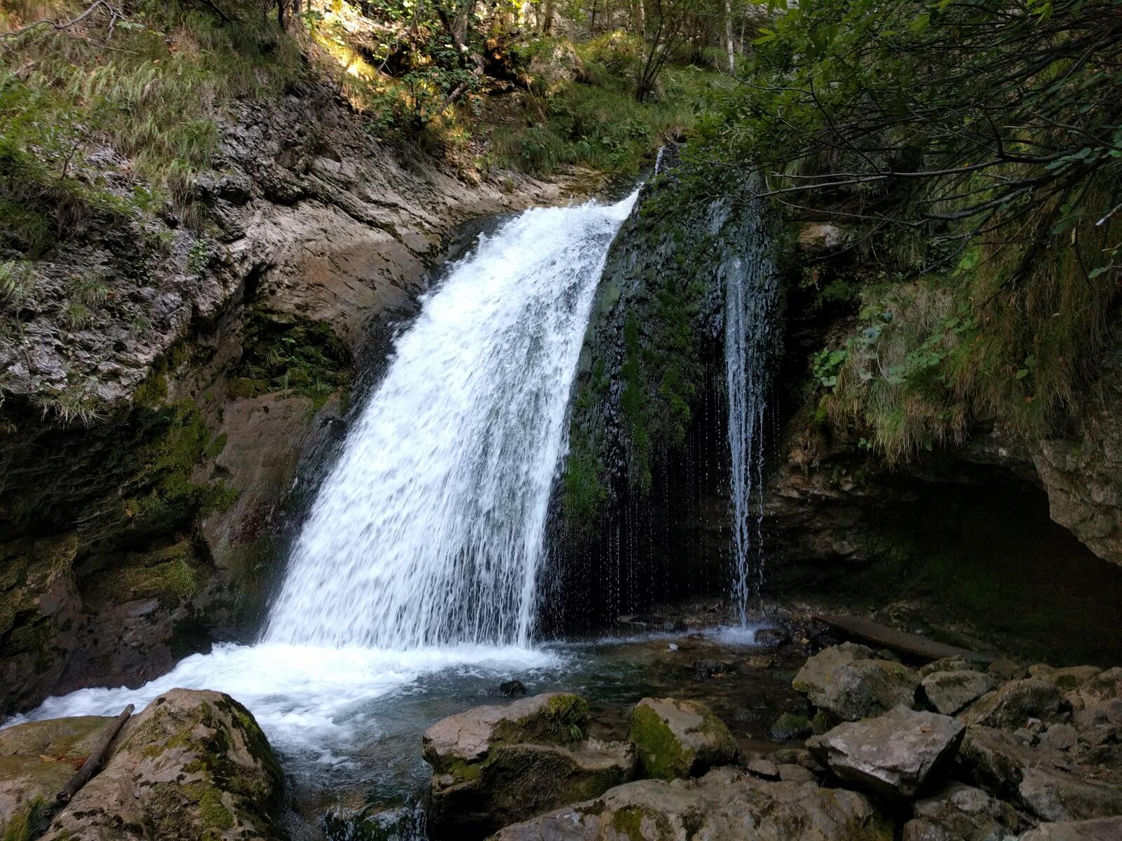 breiterer Abschnitt des Wasserfalls